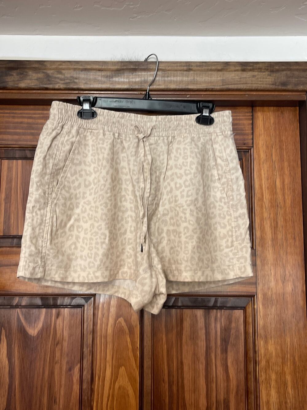Gap linen blend animal print shorts, size medium